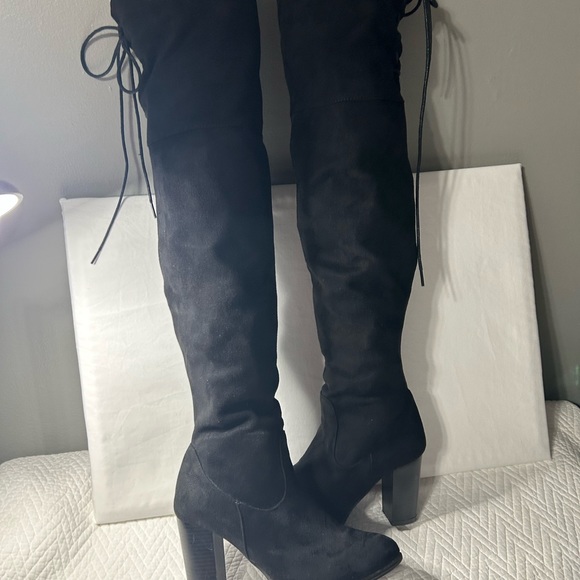 Cupid women’s size 8.5 poll on stretchy over the knee block, heel boot. - Picture 3 of 16